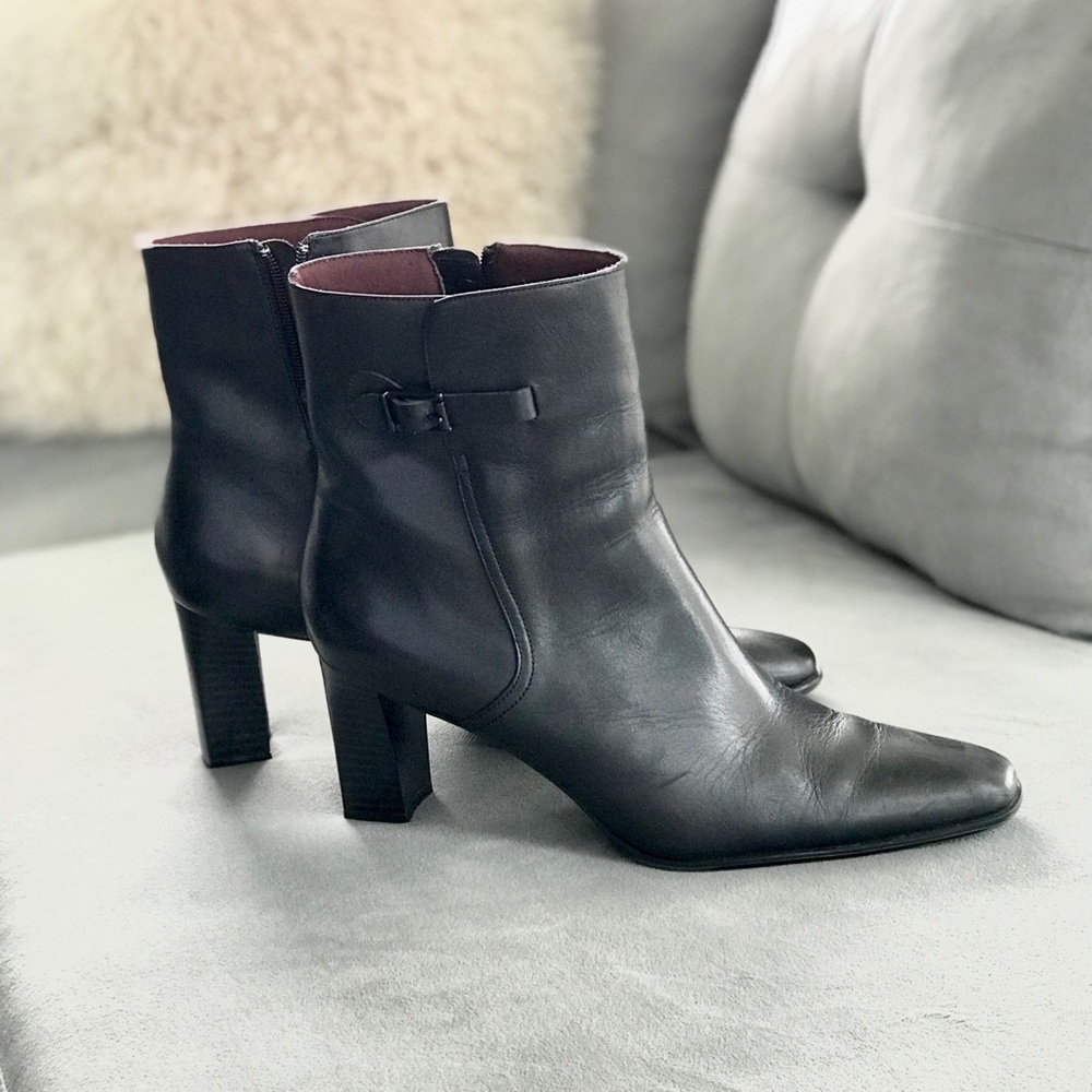Naturalizer black booties